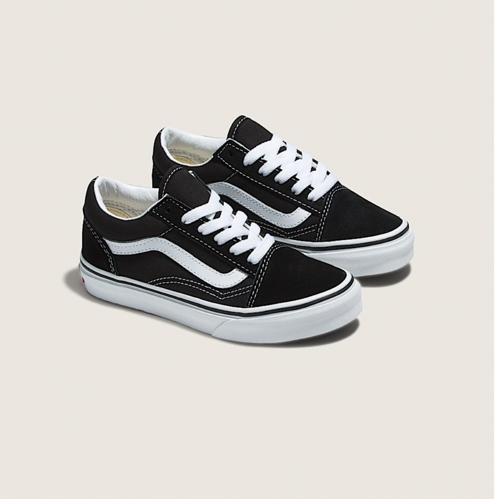 Vans Kids Classic Old Skool Black and White Lace Up Low-Tops